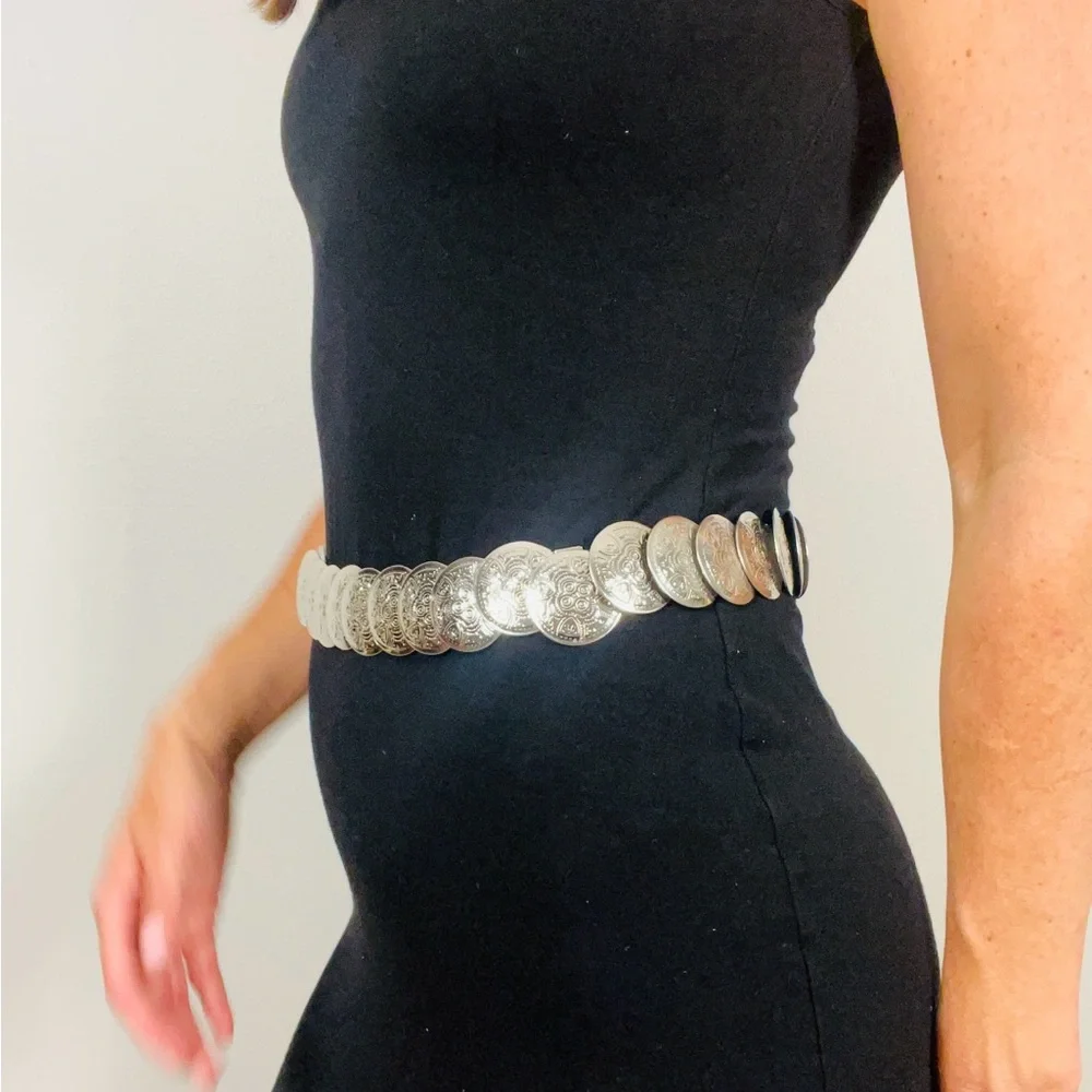 Vintage Silver Dollar Stretch Cinch Belt – Western Glam Statement Accessory